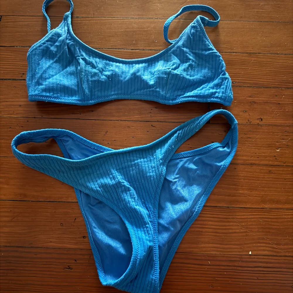 Triangl Bikini.